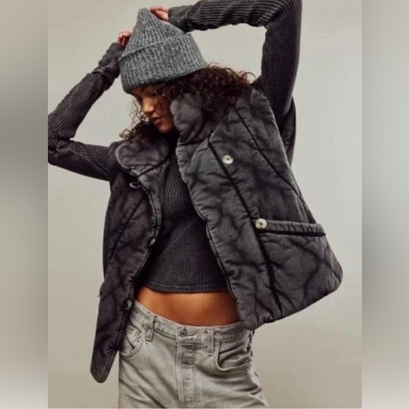 Free People Roll With Us Puffer Vest NWOT - Picture 2 of 8